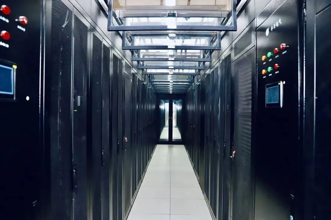 了解国家服务器的数量及分布